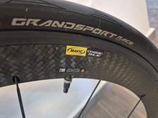 Bicicleta da strada Mendiz F9 in carbonio