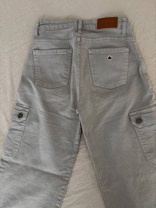 Pantalones cargo anchos grises