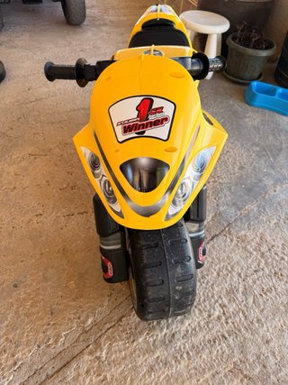 Moto Correpasillos Injusa Winner XL Amarilla