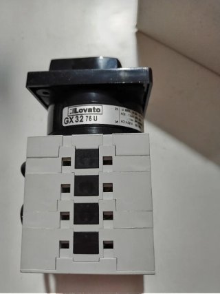 Commutatore Lovato GX35 75 U - 32A Quadripolare