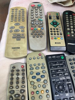 Lote de 9 mandos a distancia