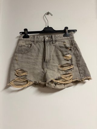 Coppia shorts jeans strappati