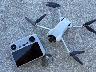 DJI Mini 3 Drone con mando + bateria