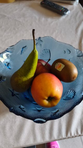 Frutero de cristal azul con motivos marinos