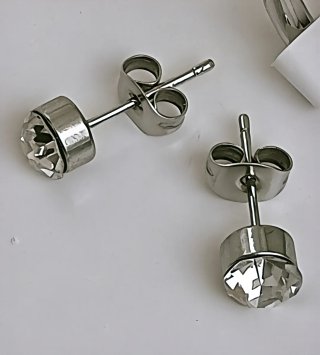 Anillo y pendientes acero circonitas
