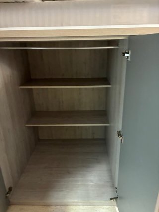Habitación juvenil con litera y armario