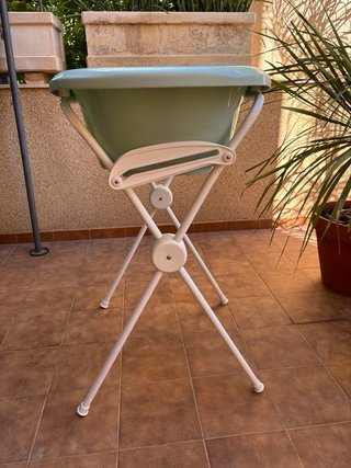 Bañera para bebé con soporte OLMITOS