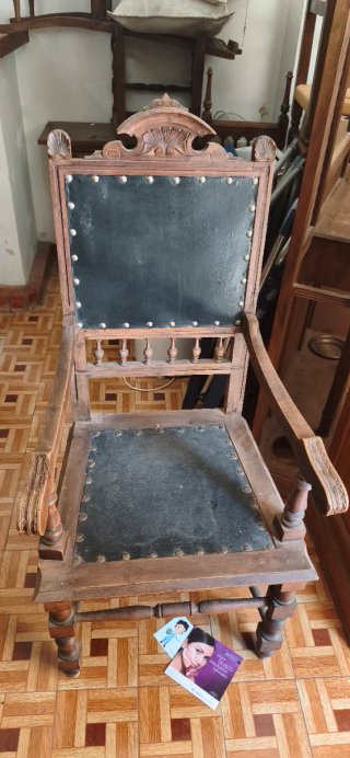 Sillas de colección madera y cuero
