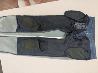 Pantalón vaquero moto con protección