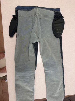 Pantalón vaquero moto con protección