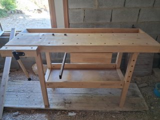 Banco de trabajo de carpintero en madera
