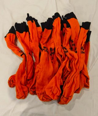 9 Equipaciones de Fútbol Naranja con portero