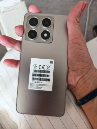 Xiaomi 14T Co-engineered with Leica
