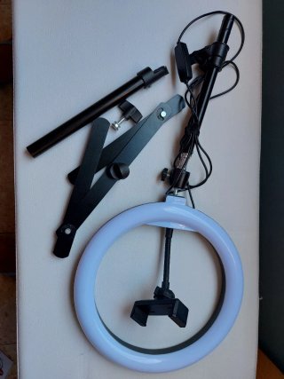 Aro LED con trípode de mesa