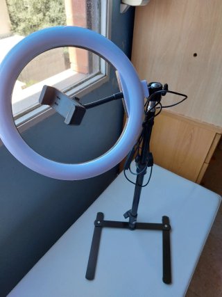 Aro LED con trípode de mesa
