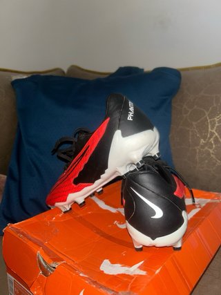 Botas de fútbol Nike Talla 41 Rojas y Negras