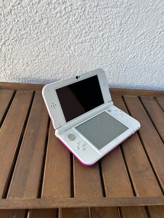 Nintendo 3DS XL Rosa + Caricatore + Giochi