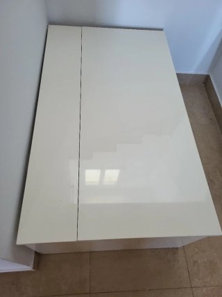 Mesa de centro blanca de madera