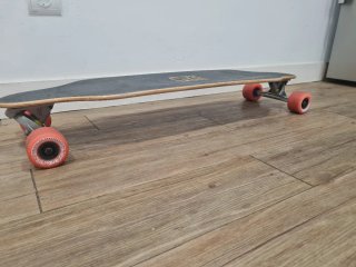 Longboard Madrid con ruedas extra