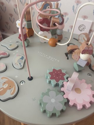Mesa de actividades Little Dutch