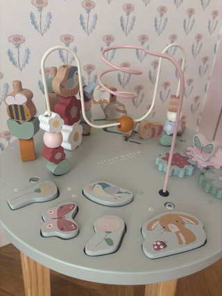 Mesa de actividades Little Dutch