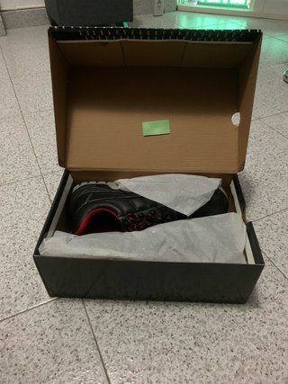 Zapatos de seguridad Calima negros y rojos