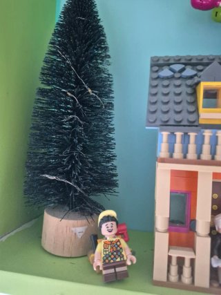 Casa Lego Up con figuras y globos