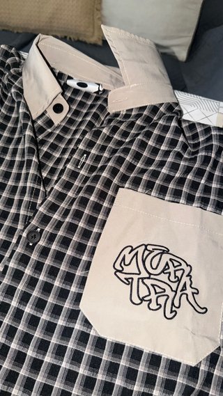 Conjunto de ropa de cuadros beige y negro