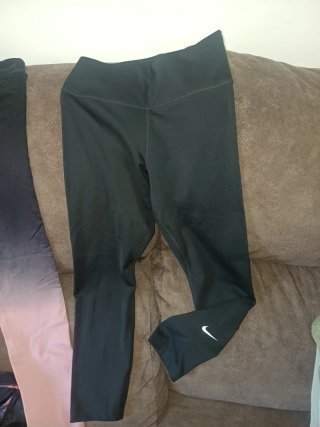 Conjunto deportivo top y 2 mallas
