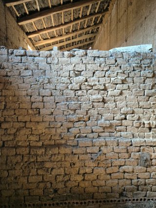 Ladrillos de adobe antiguos
