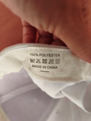 Cappellino bianco
