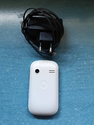 Lote 2 móviles  vintage LG ,  Vodafone y caja Noki