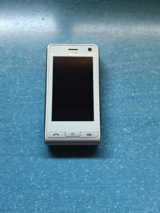 Lote 2 móviles  vintage LG ,  Vodafone y caja Noki