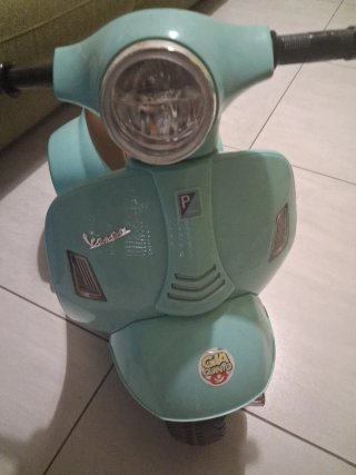 Vespa giocattolo elettrica per bambini