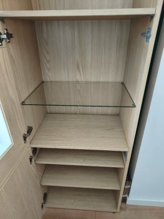 Vitrina Bestå Ikea Madera y Cristal