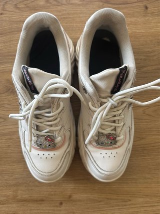 Tenis Hello Kitty de plataforma