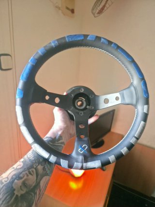 Volante desplazado deportivo