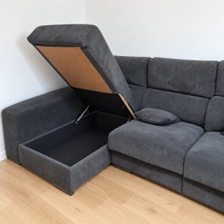 Sofá 4 plazas gris con chaiselongue