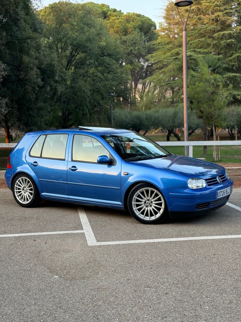 Volkswagen Golf 2002 - foto 1