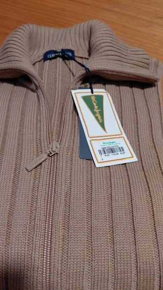 Chaqueta de punto marrón con cremallera