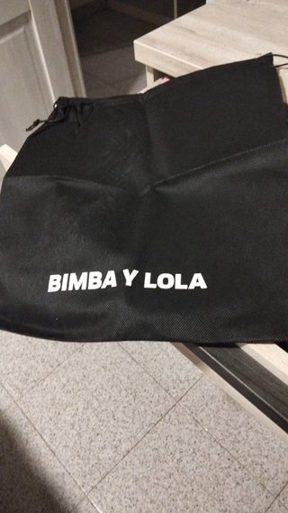 Bolso Bimba y Lola negro y dorado original