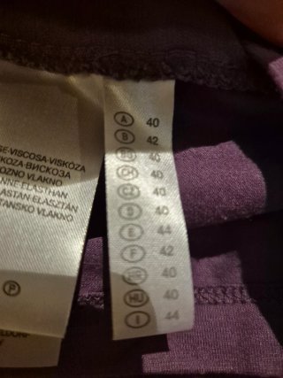 Blusa C&A morada con encaje talla M