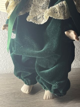 Bambola Porcellana Petit Cadeau Verde
