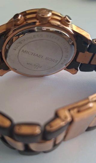 Reloj Michael Kors Negro y Dorado
