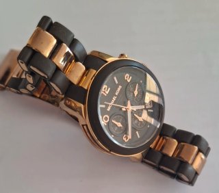 Reloj Michael Kors Negro y Dorado
