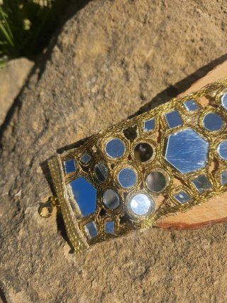 Gargantilla choker dorada con espejos