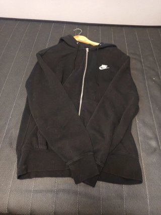 Sudadera Nike Negra con Cremallera Me costó 70€