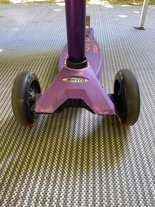 Patinete infantil Micro Maxi Deluxe morado