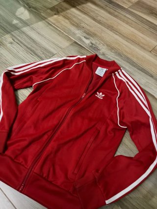 Chaqueta Adidas Roja con Rayas Blancas