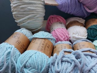 Ovillos de lana varios colores 50g